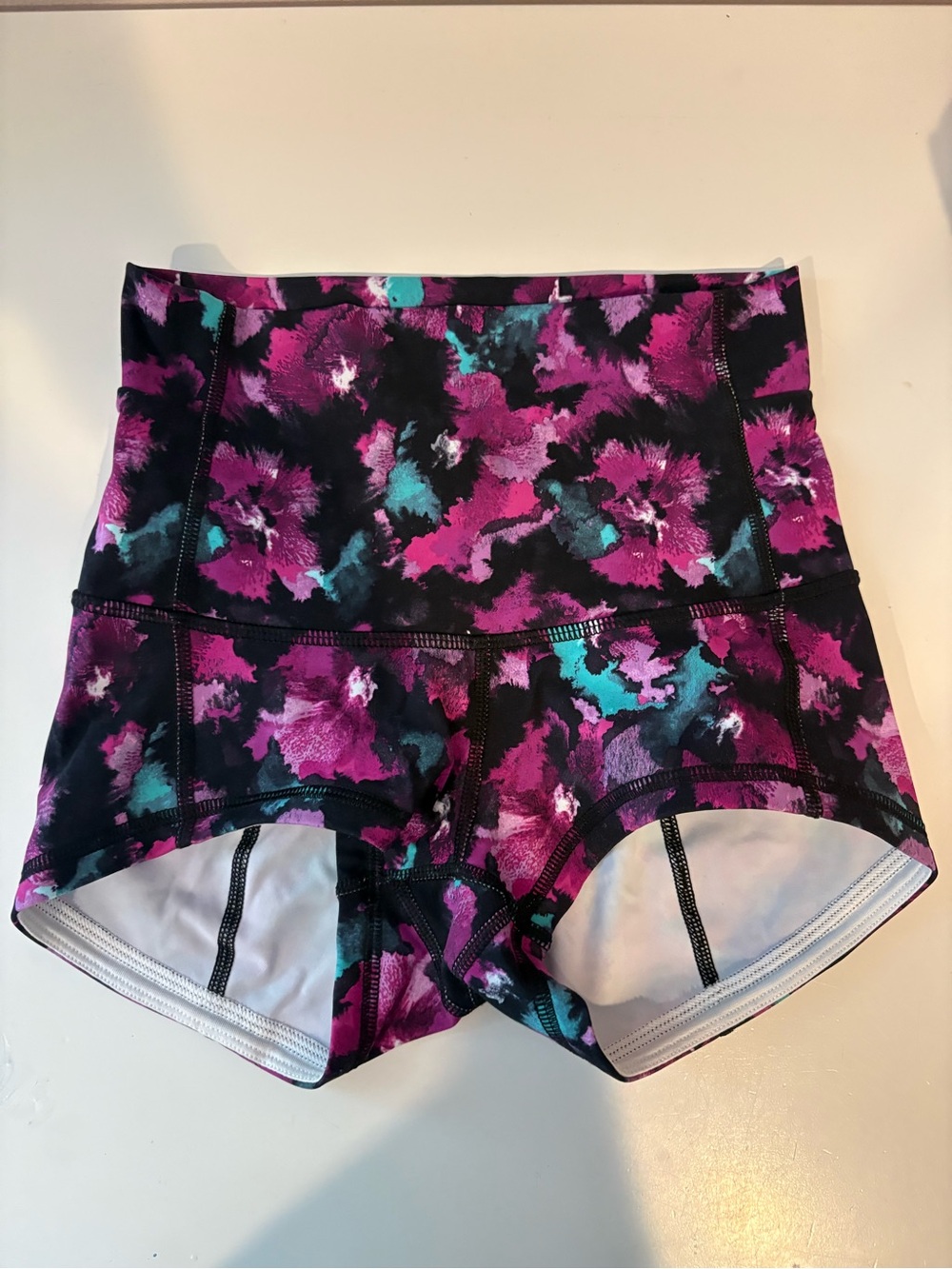 lululemon Floral Print High-Waist Biker Shorts - rose print size 2
